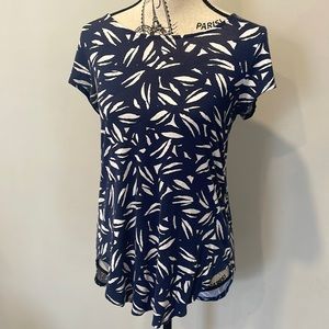 BEAUTIFUL NAVY AND WHITE TOP